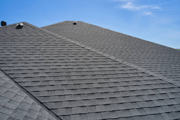 Best Roof Moss and Algae Removal  in Lewistown, IL